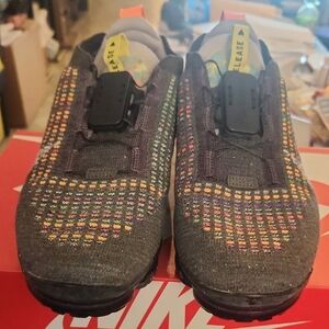 Nike Release Knit Sneakers